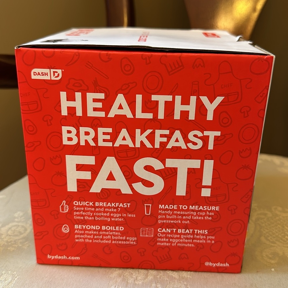NIB Dash Everyday Egg Cooker, 7 egg capacity, variety of cooking styles - Picture 4 of 7